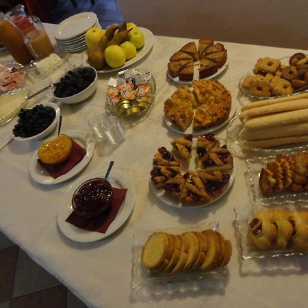 Da Fabiana Bed & Breakfast Bossolasco Exterior foto
