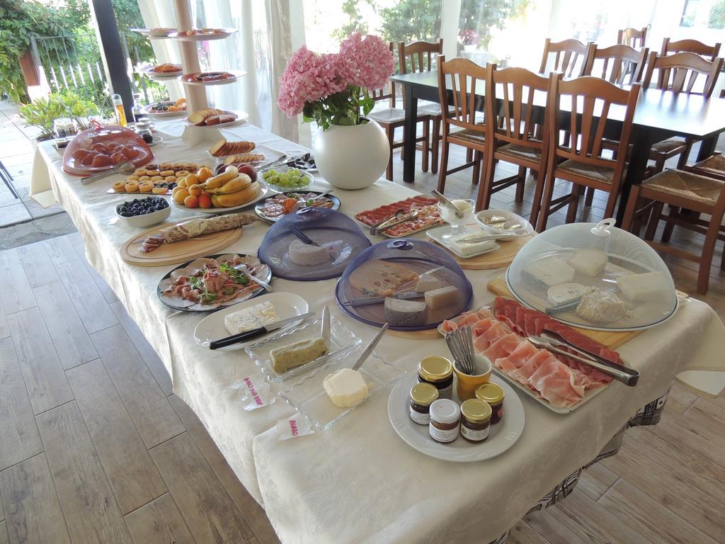 Da Fabiana Bed & Breakfast Bossolasco Exterior foto